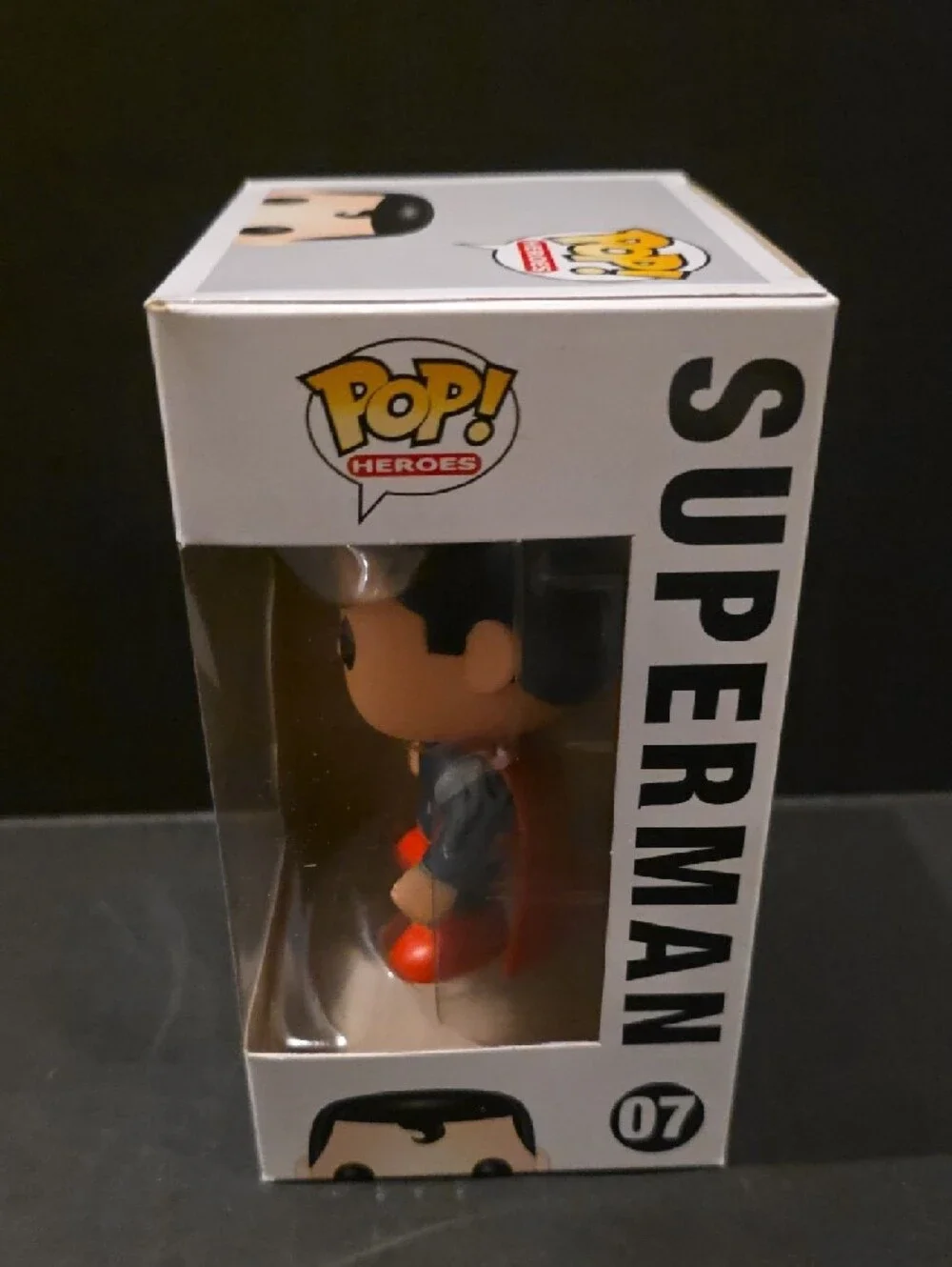 Funko Superman Vinyl Figure - Blue, Red & Yellow - Picture 3 of 6